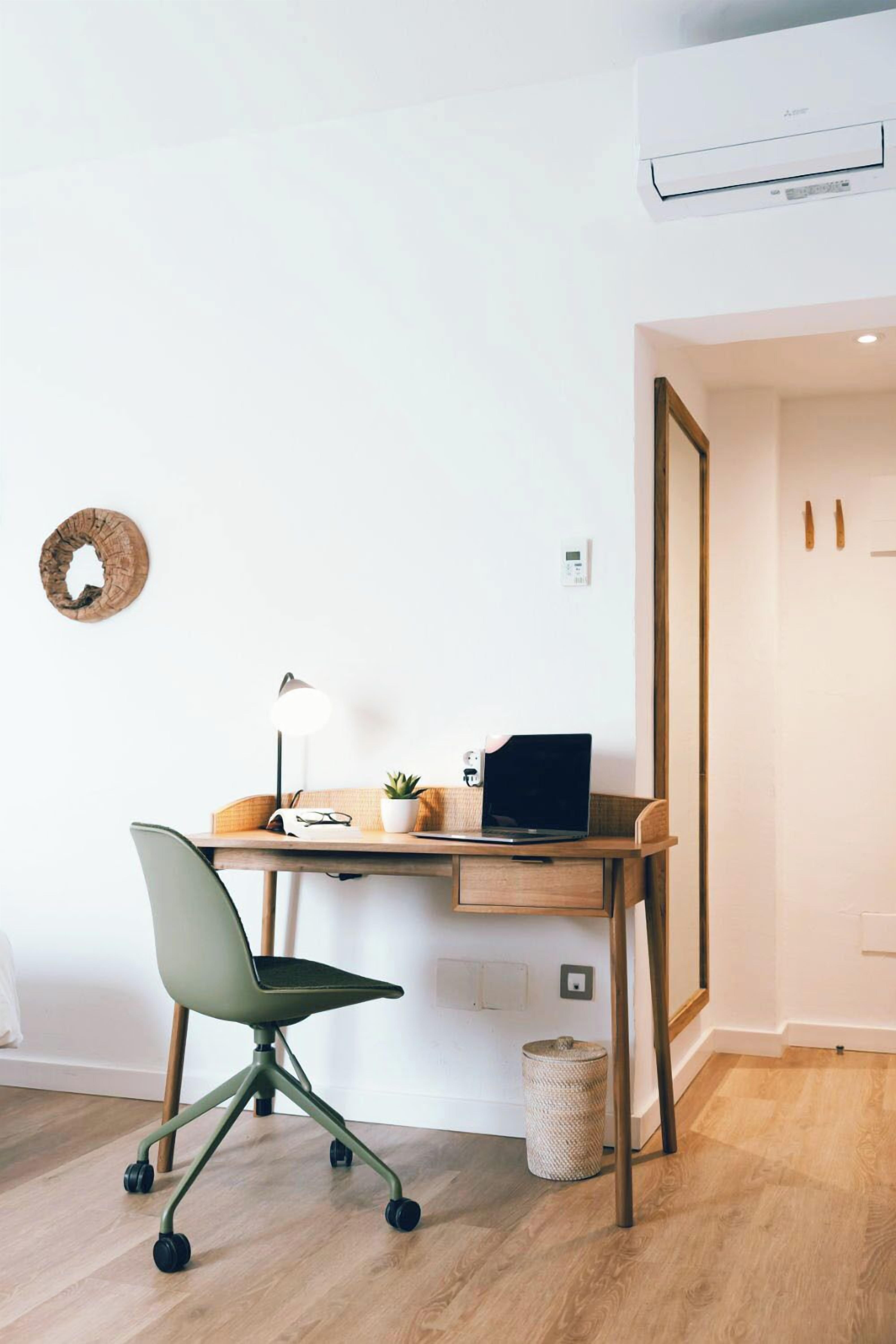 Superior Double Room, Sea View | Desk, laptop workspace, soundproofing, free WiFi