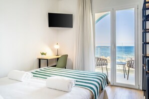 Deluxe Double Room, Sea View | In-room safe, desk, laptop workspace, soundproofing - Outsite Ibiza - Work, Connect, Explore (Santa Eulalia del Rio)