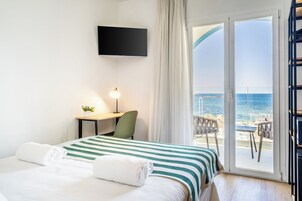 Deluxe Double Room, Sea View | In-room safe, desk, laptop workspace, soundproofing