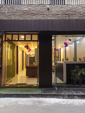 Fasade – kveld/natt