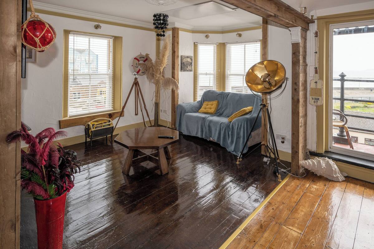 Căn hộ | Khu phòng khách | TV