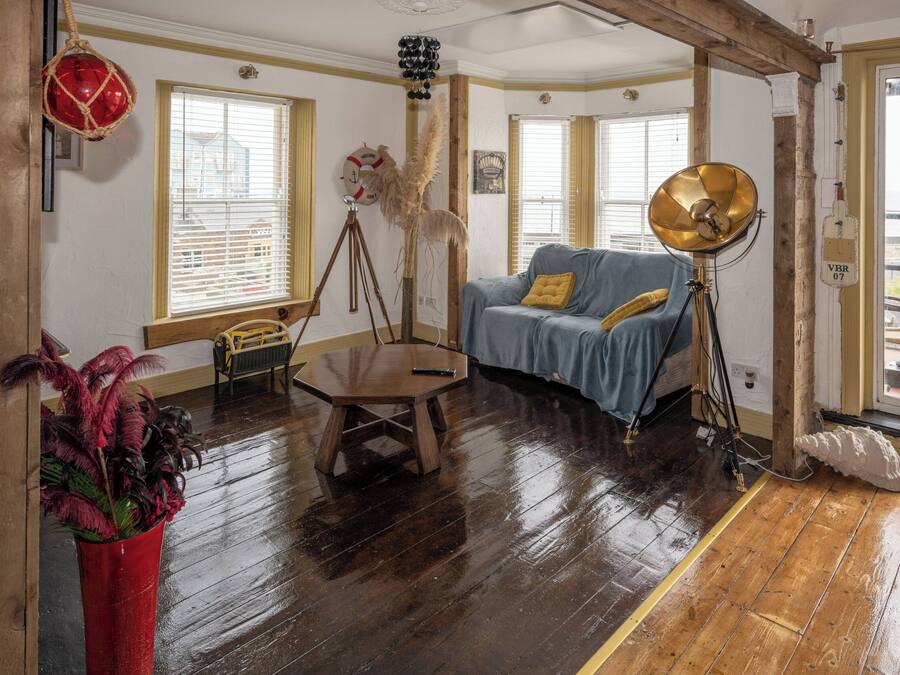 Apartment | Living area | TV