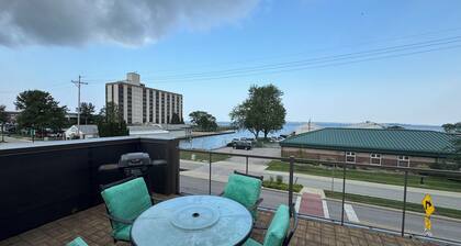 Loft above Paddle Bar with Lake & Harbor Views. Downtown, Sandusky Ohio