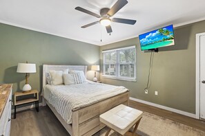 2 bedrooms, iron/ironing board, internet, bed sheets - Serene 2-bedroom condo with Pool, Free Parking, Tennis Court (Hilton Head Island)