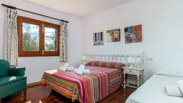 Apartment | 3 bedrooms, iron/ironing board, individually furnished
