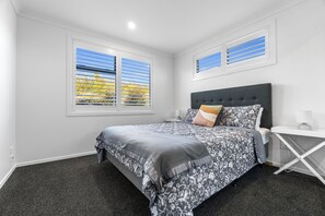 3 bedrooms, iron/ironing board, WiFi