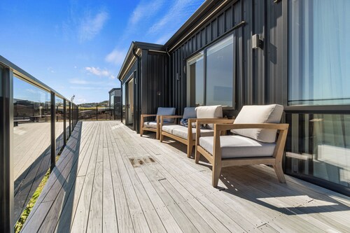 Sunset Stay - Raglan Holiday Home