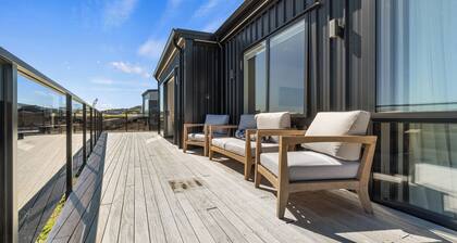Sunset Stay - Raglan Holiday Home