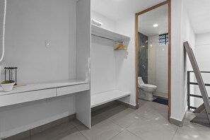 Shower, towels, soap, toilet paper - BUCERIAS SEA APARTMENT (Bucerías)