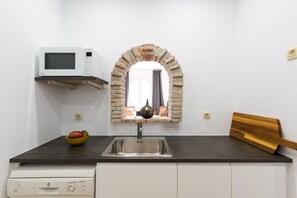 Refrigerador, microondas, horno y lavavajillas
