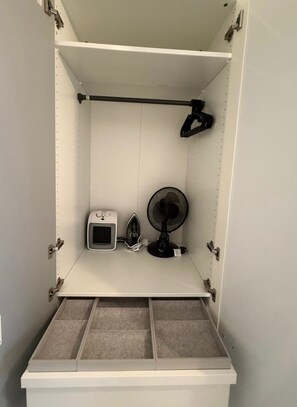 Interior - Borough Market, Tower Bridge, Shard, Central London Family Stay (London)