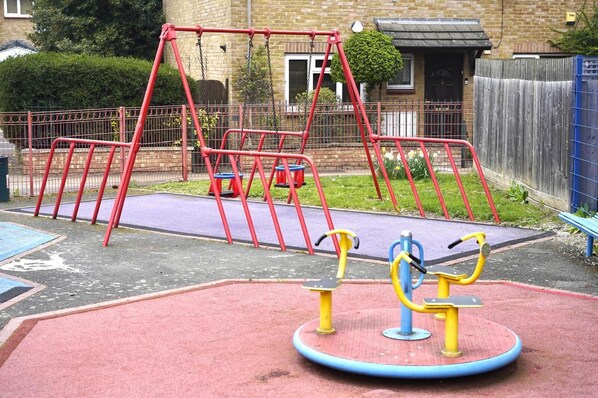 Children's area - Modern 2B Flat - Walk to London Bridge & Borough Market (London)