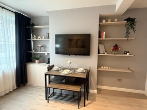 Dining - Borough Market, Tower Bridge, Shard, Central London Family Stay (London)