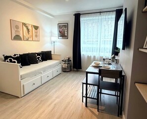 Interior - Borough Market, Tower Bridge, Shard, Central London Family Stay (London)