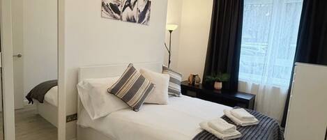 1 soverom, strykejern/-brett, reiseseng for barn og wi-fi (inkludert)