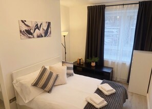 1 bedroom, iron/ironing board, travel cot, free WiFi - Borough Market, Tower Bridge, Shard, Central London Family Stay (London)