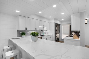 Condo, Plusieurs lits (Mainsail 441) | Cuisine privée | Un four, grille-pain