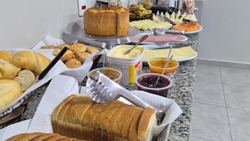 Desayuno buffet incluido entre semana