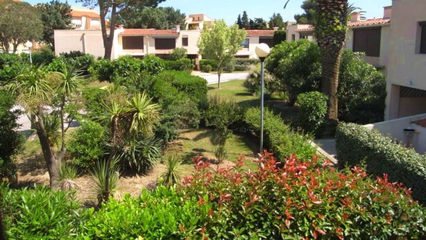 Unclassified image, 1 of 11, button - 3-room apartment with air conditioning, pool, and parking 500m from the beach (Argelès-sur-Mer)
