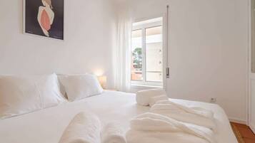 3 bedrooms, iron/ironing board, Internet, bed sheets