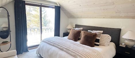 3 habitaciones, tabla de planchar con plancha, wifi y ropa de cama