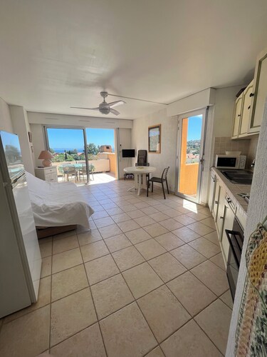 St Clair - Sea view apartment