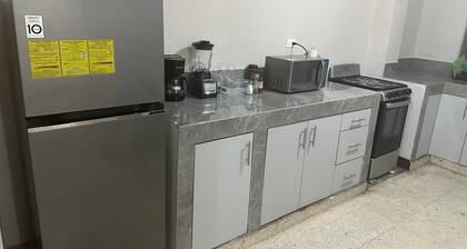 Apartamento 2 habitaciones, Tegucigalpa, Lavandería, AC, Wifi, Netflix, garaje.