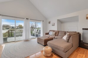 Smart-TV, peis, videospill og fotballspill