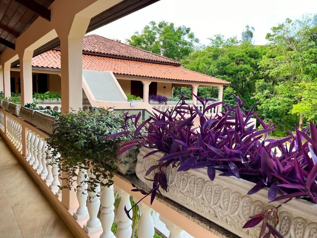 Quarto triplo, vista para o jardim | Vista do quarto