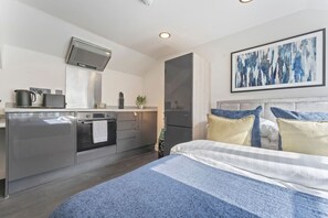 1 室のベッドルーム、デスク、アイロン / アイロン台、WiFi
