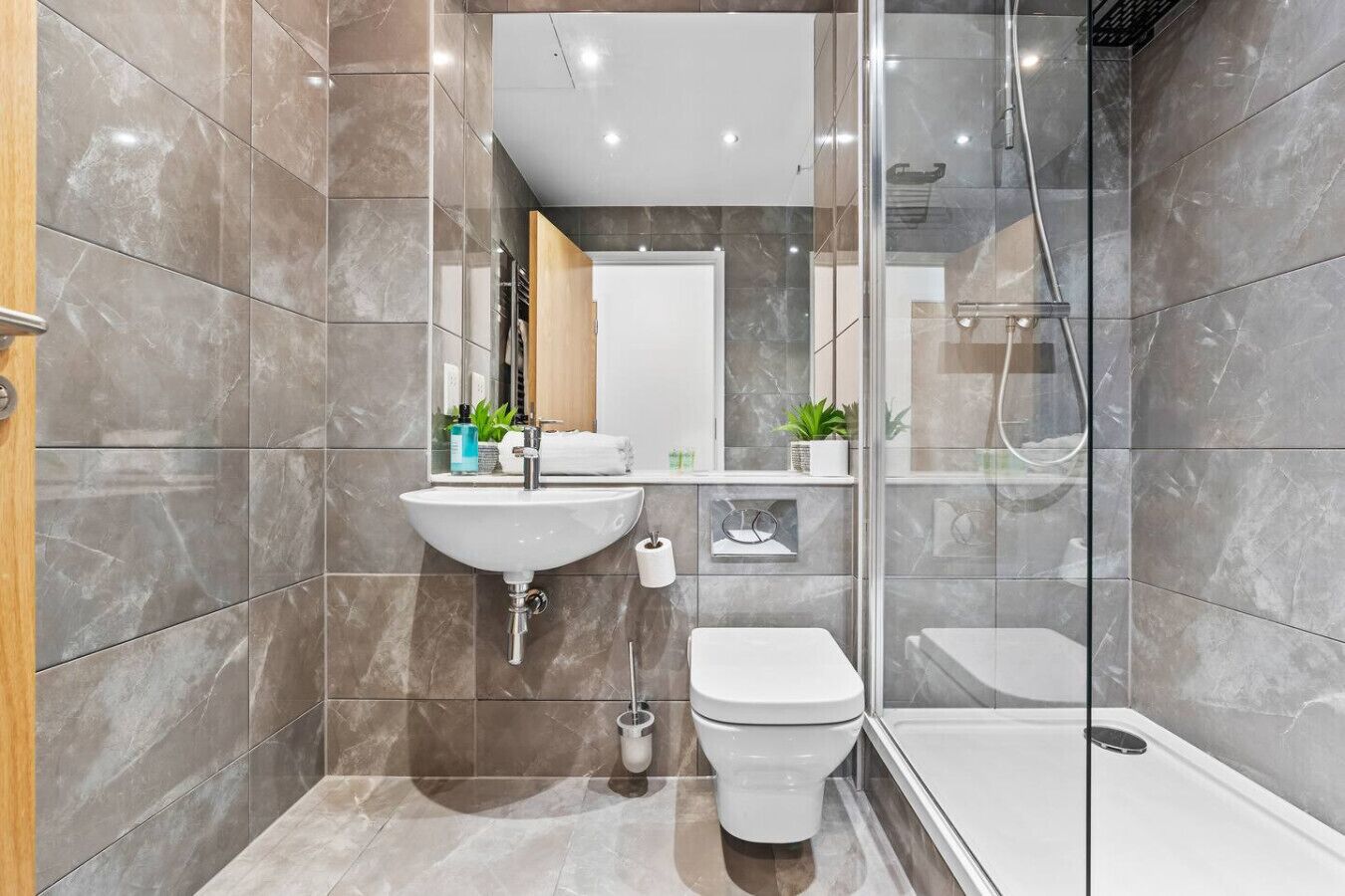 Toallas, papel higiénico