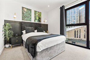 2 habitaciones, tabla de planchar con plancha, wifi y ropa de cama 