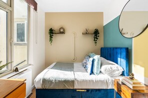 3 bedrooms, desk, iron/ironing board, free WiFi - Station 10 Beds | Contractor | Central | Sleeps 12 (Brighton and Hove)