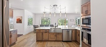Spacious 6-bedroom house on 40 acres in charming Oklahoma City