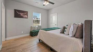 6 bedrooms, free WiFi, bed sheets