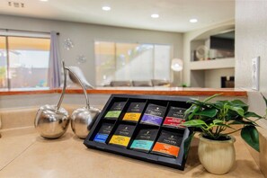 Lobby - Heated Pool King Bed Firepit Work Station (Casa Grande)