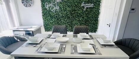 House | Dining