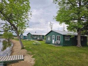 Exterior - Crow Crest Lodge Resort #3 Waters Edge, Stunning Sunsets, Family Getaway (Nevis)