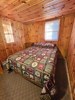 3 室のベッドルーム、WiFi (無料)、ベッドシーツ