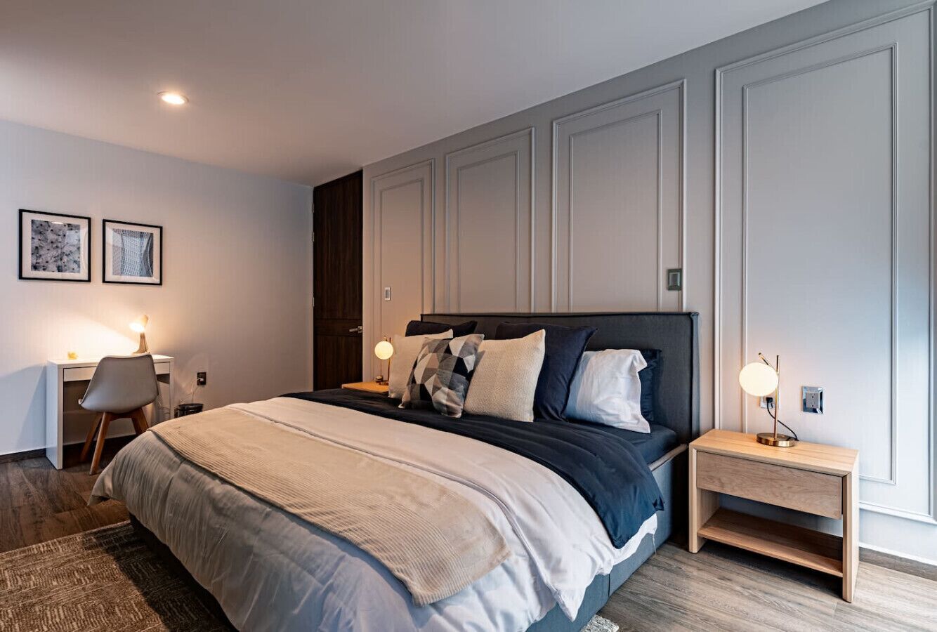 3 habitaciones, escritorio, tabla de planchar con plancha y wifi 