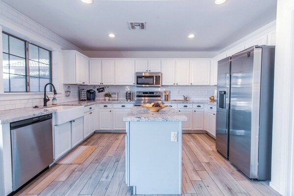 House, 4 Bedrooms, Private Pool, Pool View | Interior - Free Pool Heat - Piano - King Bed - Air Hockey (Casa Grande)
