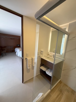 Double Room, 2 Double Beds | Bathroom