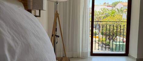 Chambre Standard, 1 grand lit, balcon | Vue de la chambre