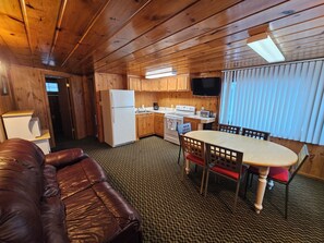 Smart TV, video games, foosball - Crow Crest Lodge Resort #5 Waters Edge, Stunning Sunsets, Family Getaway (Nevis)