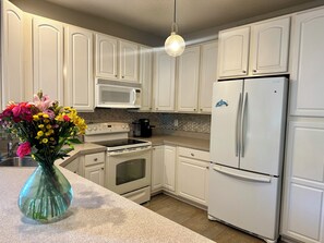 Private kitchen - Prime Location In Lewes- 3bed/2bath Great space and game room. (Lewes)