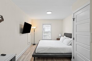 3 soverom, strykejern/-brett, wi-fi og sengetøy