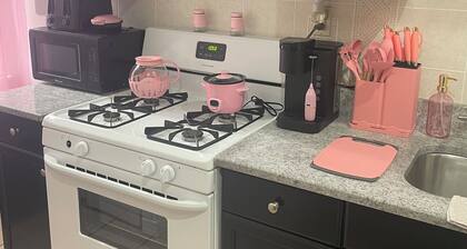 CynSational Pink Retreat 2-bedroom apartment available in brilliant Philadelphia