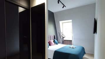 1 bedroom, iron/ironing board, internet, bed sheets