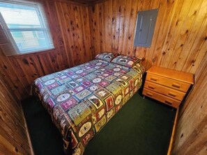 3 多间卧室、免费 WiFi、床单