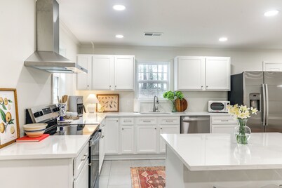 2 Mi to Ole Miss: Modern Home in Historic District